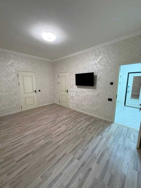 Янги ремонт бўлган 2 хонали уй 3 хона қилинган яхши локатция