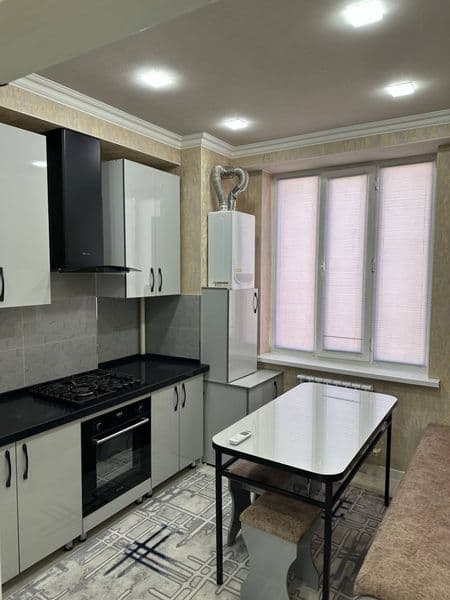 Сдаётся 3-комнатная квартира с ремонтом<br />
Квартира наход — фото 2