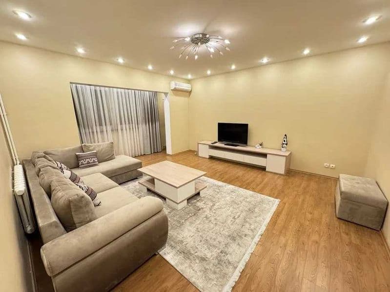 сдается аренда 2 ком метро ойбек <br />
на долгий срок <br /