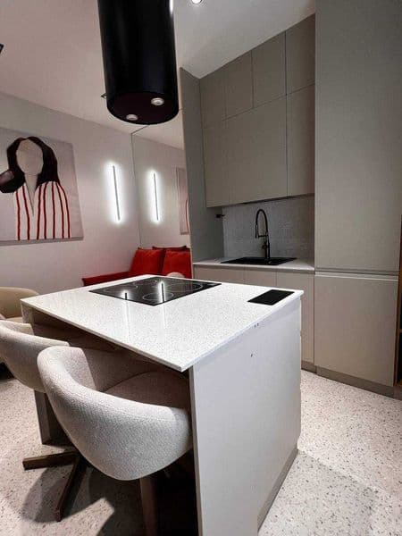 • ЖК:  Akay City<br />
• Комнат: 2<br />
• Этаж: 9<br />
• П — фото 4