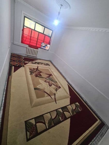 Qora qamish 1/4. 2 xonali kvartira 1-etaj. 1 ta xonasiga 3 t