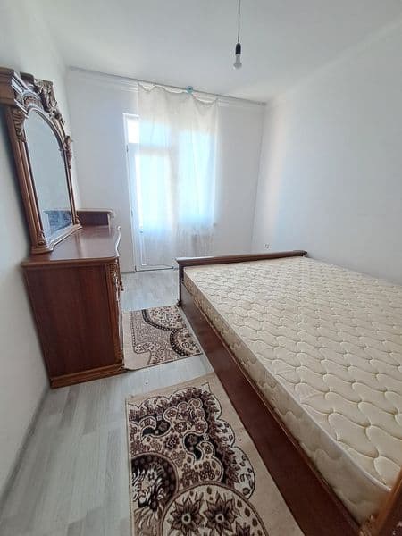 Яшнабод олмос махаллада арендага квартира <br />
3 хонали. 3