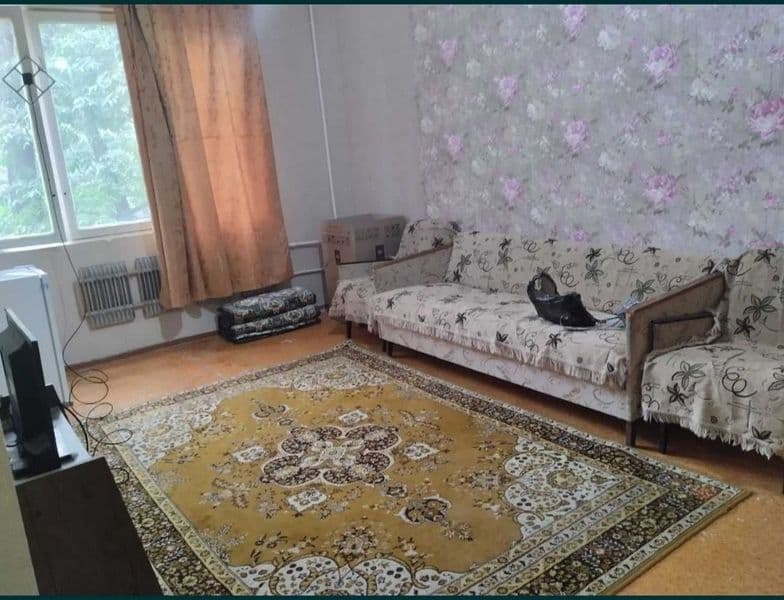 Срочно сдаётся однакомнатная квартира на Дубовой ,местораспо