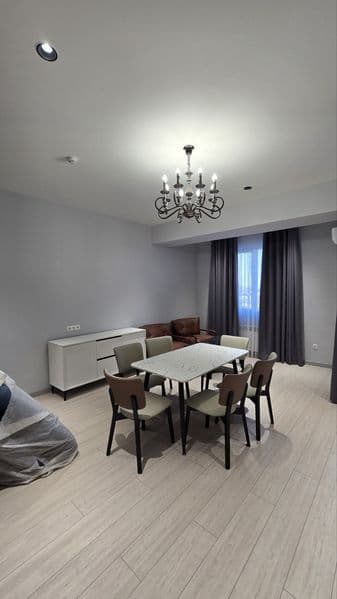 Квартира полностью обставлена мебелью и техникой звоните ест