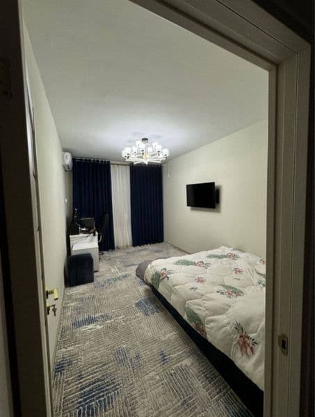 Choshtepa <br />
Metroni birinchi bekati <br />
1 xona <br /