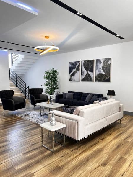 Сдается в аренду 3-х уровневый дом: <br />
<br />
- 2 сотки< — фото 2