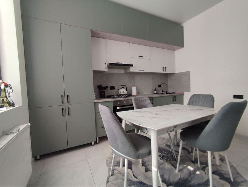 Сдаю свою квартиру<br />
1/8/8 44 квадратов.  Без маклеров и