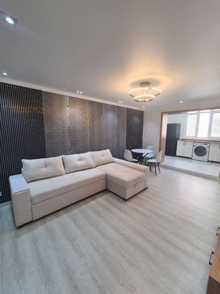 Просторная 2х комнатная квартира со свежим хорошим ремонтом 