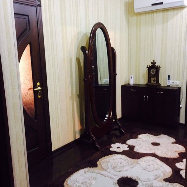 Метро бекат йонида. Арендага 3хонали квартира ижарага берила