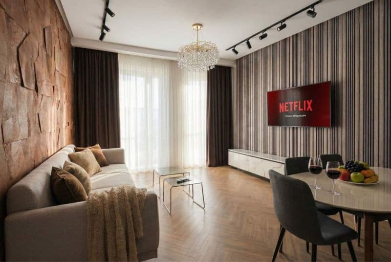 Аренда<br />
2 комнатная квартира <br />
В центре города <br