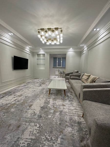 АРЕНДА <br />
ЦУМ <br />
- 3 комнатная <br />
- 2 этаж <br /