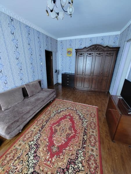 сдаю квартиру в аренду, 1/2 , возле метро Олмос<br />
если с