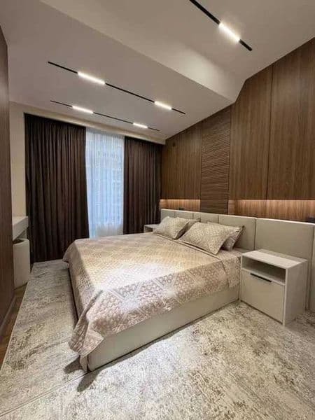 Новостройка <br />
<br />
Площадь: кирпич 130 м2<br />
Состо