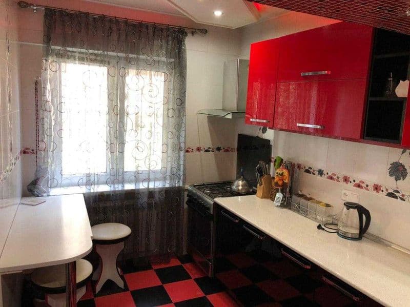 сдается своя 4 комнатная квартира на 3 этаже 6 этажного кирп — фото 4