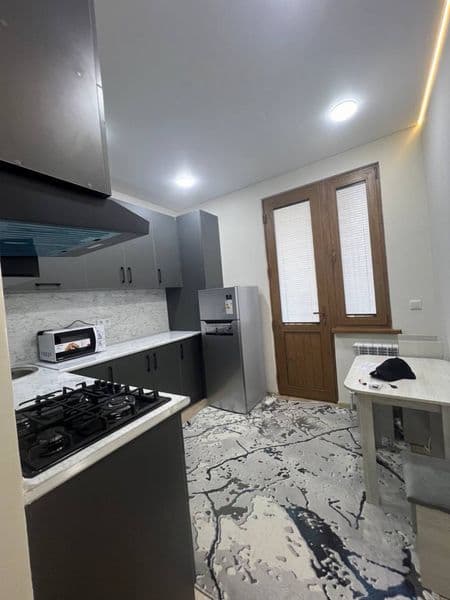 Район: Алмазар<br />
Ориентир: Olmazor City<br />
2-комнатна