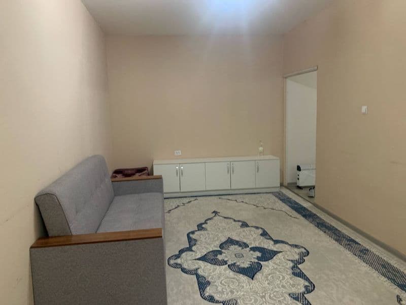 Uy ijaraga beriladi quyliq 6 massivda <br />
5 etajlik domni