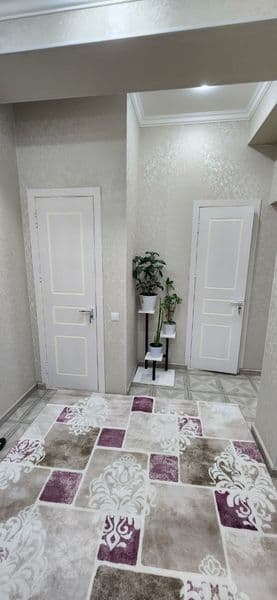 Сдаётся трёхкомнатная квартира. втором этаже