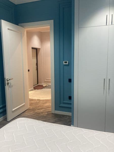 Сдам комнату в трехкомнатной квартире. Квартира в новом доме