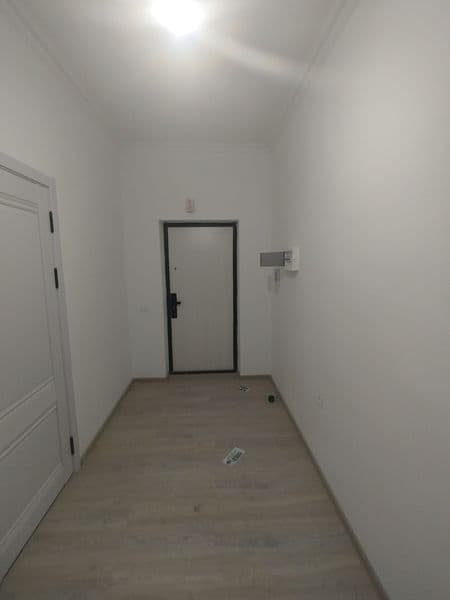 Sergeli sokin makonda 2 xona pustoy novastroyka uy oilaga uz