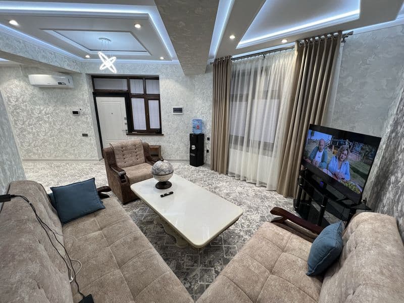 Ижарага 2 хонали, 1 чи каватда жойлашган квартира берилади.< — фото 2