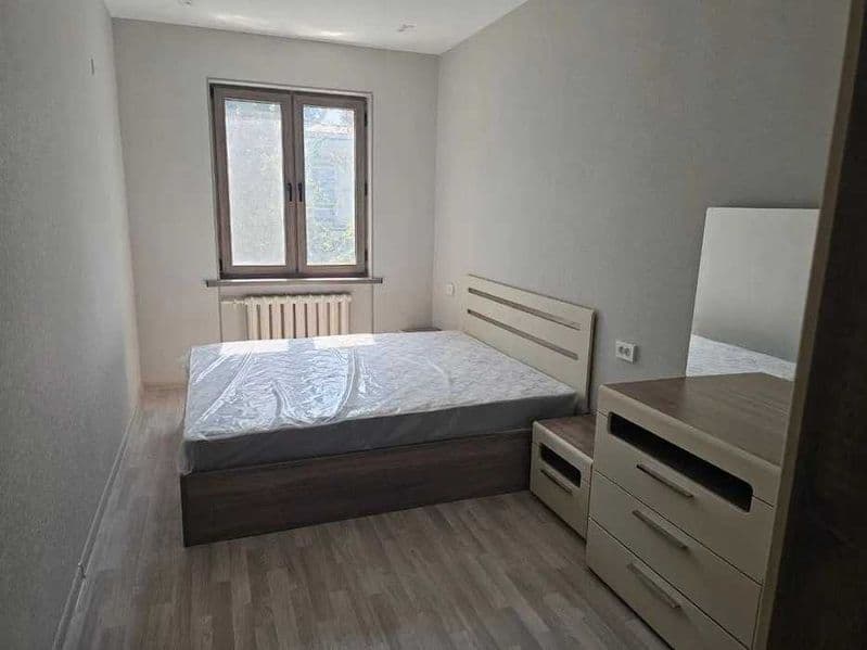 Район ; Яккасарайский <br />
Адрес : Улица А. Каххара<br />
