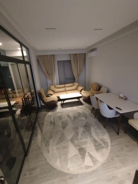 Срочно сдаётся квартира трёхкомнатная хорошая уютная квартир — фото 2