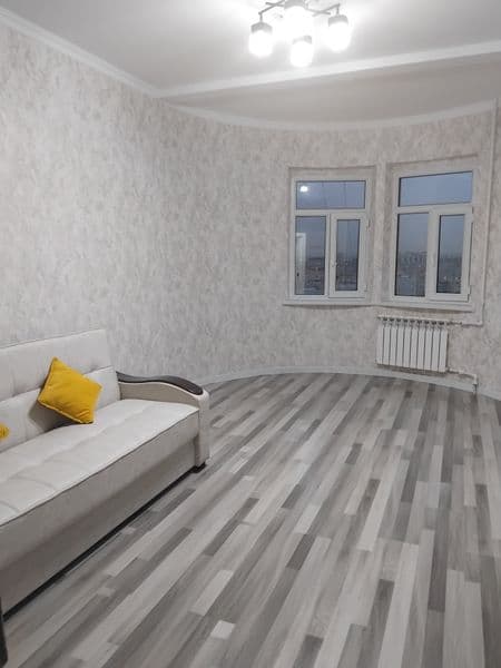 Сдаётся 1 я ком квартира, переделанная в 2 х .<br />
Цена 40