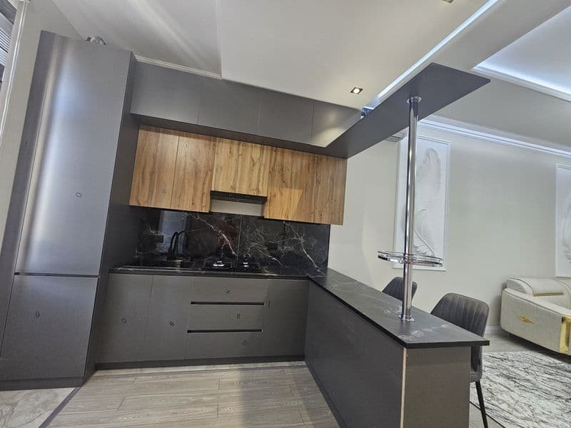 Navastroykada barcha sharoitlari bor kvartira ijaraga berila