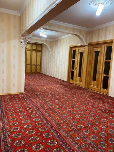 Сдается квартира на аренду 200 кв.м. <br />
Свое. Долгий сро