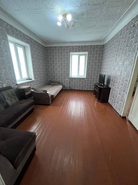 Срочно сдается 2 комнатная квартира на рисовым Магнит бакале