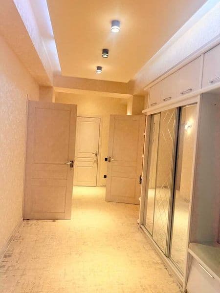 Сдаётся трёхкомнатная квартира (95 кв. м) в Бадамзаре. Кварт