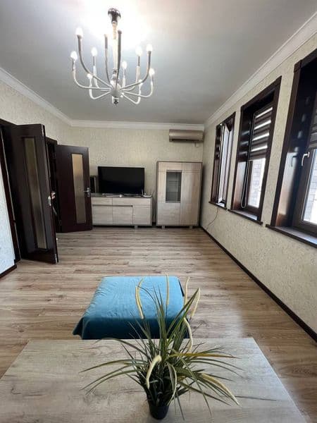 3 спальни ,два санузла,ход,кухня,подвал с ремонтом, укомплек — фото 4