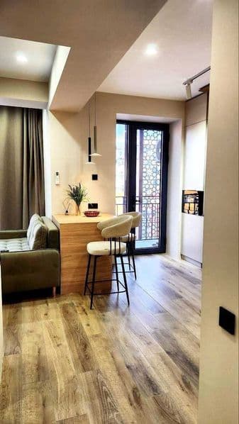 -"Poytaht Residence"<br />
<br />
Яшнабадский район <br />
У