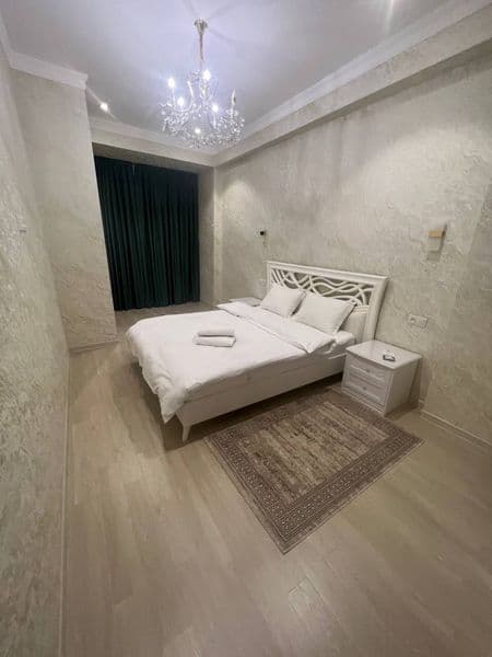 Район - Алмазарский<br />
Ориентир - Сагбон<br />
Комнат - 2