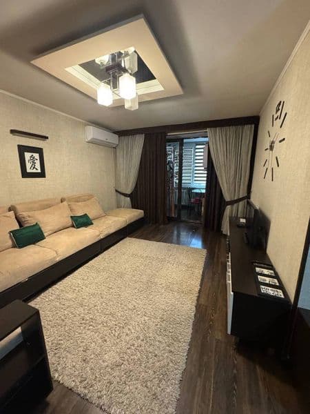 Аренда  2 комнатная <br />
Этаж 4<br />
Этажность дома 5<br 