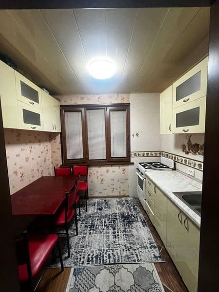 3 xona uy sheriklikka uqiydigan ishlaydigan qizlar olinadi