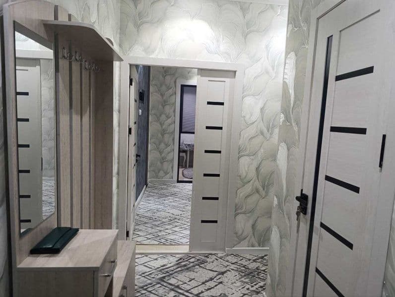 Все в шаговым доступности <br />
1-этаж 5 этажного дома<br / — фото 2