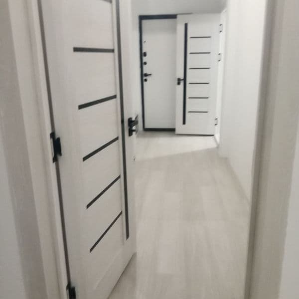 Сергели тумани бобур махаллада бир хонали квартира 7 етаж ли