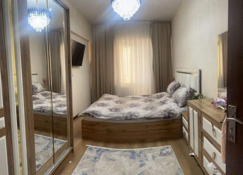 Цена: 300 у.е.<br />
Количество комнат: 2 <br />
Общая площа