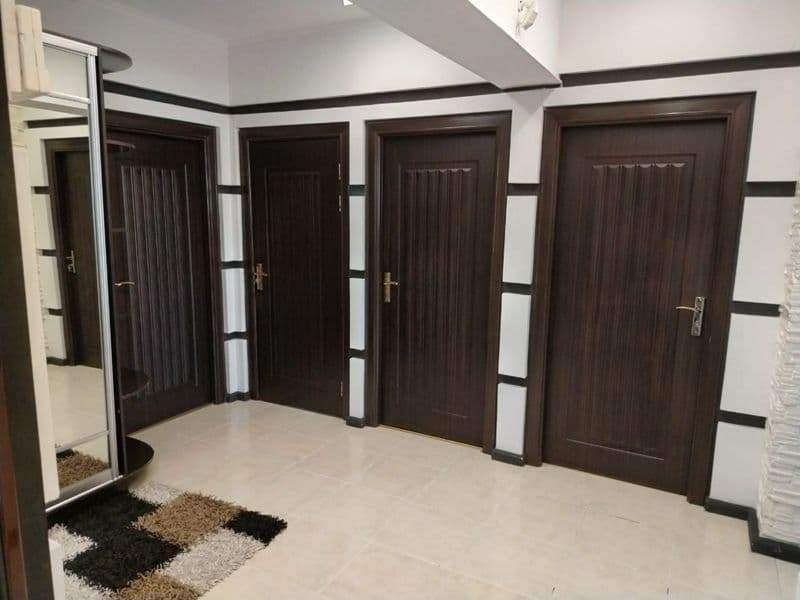 Sdayotsa kvartira v orendu <br />
Ryadom s mirabat avenue <b