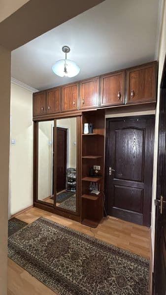 В квартире есть: Холодильник, Телевизор, Стиральная машина, 
