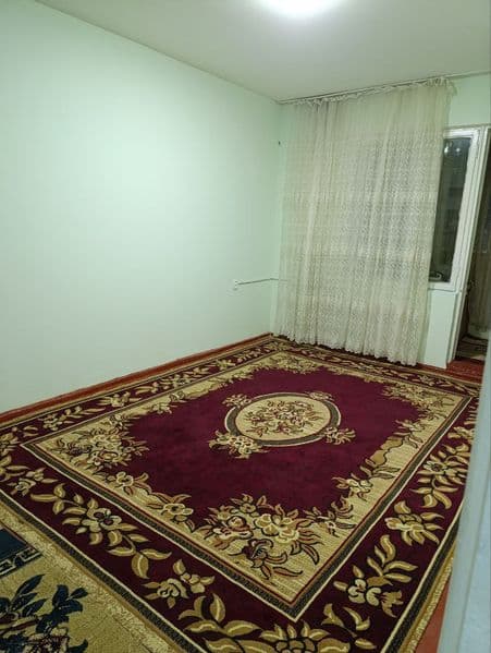 Авиасозлар 4 метро бекат йонида 1 хонали узимнинг уйим узок 