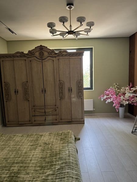 Яшнабод тумани Баку ресиденс енги дом 2 хонали 2чи этаж ремо