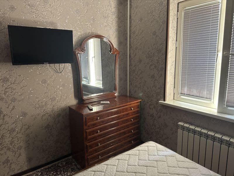 3 xonali mebel va texnika bor pokiza uy 3-etaj gishtli ozimi