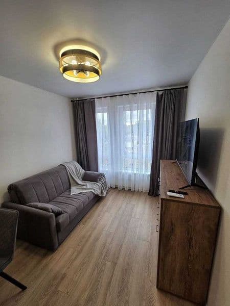 2 комнатную квартиру на 5 этаже,<br />
В квартире есть все н