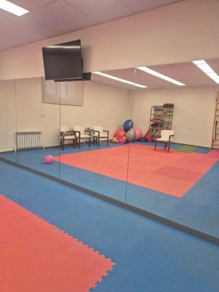 Zal arenda <br />
Mat bor,oyna bor <br />
Ichidagi narsalar 