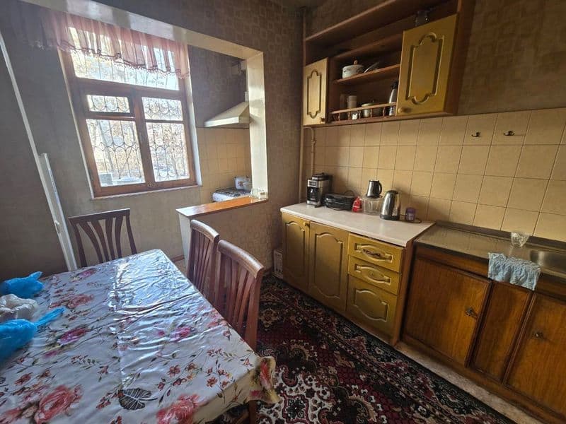 Oqila farosatli 2 qizga  2 xonali shahar markazidan (Mirobod