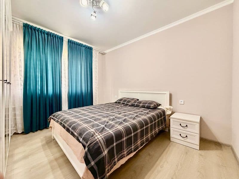 Сдаётся 2 х комнатная квартира <br />
Площадь 60 м2<br />
До