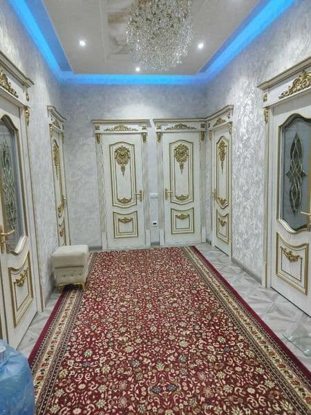 Uy Novza metrosiga yaqin. Novastroyka, 4 xonali(3 spalniy), 