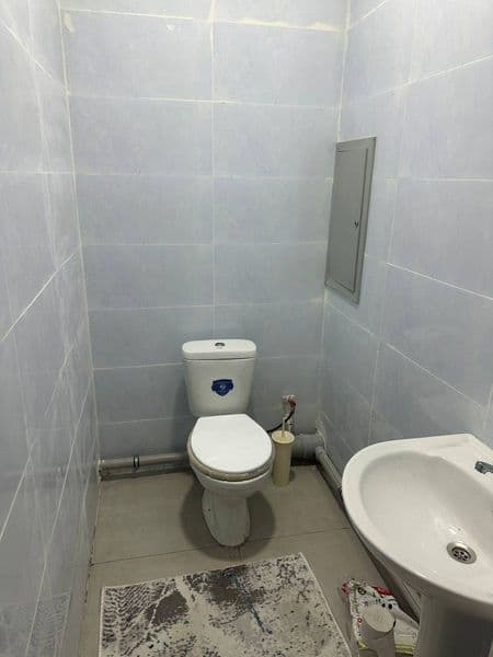 Сдается комната в 2х комнатной в новостройке ул. Джураева . 